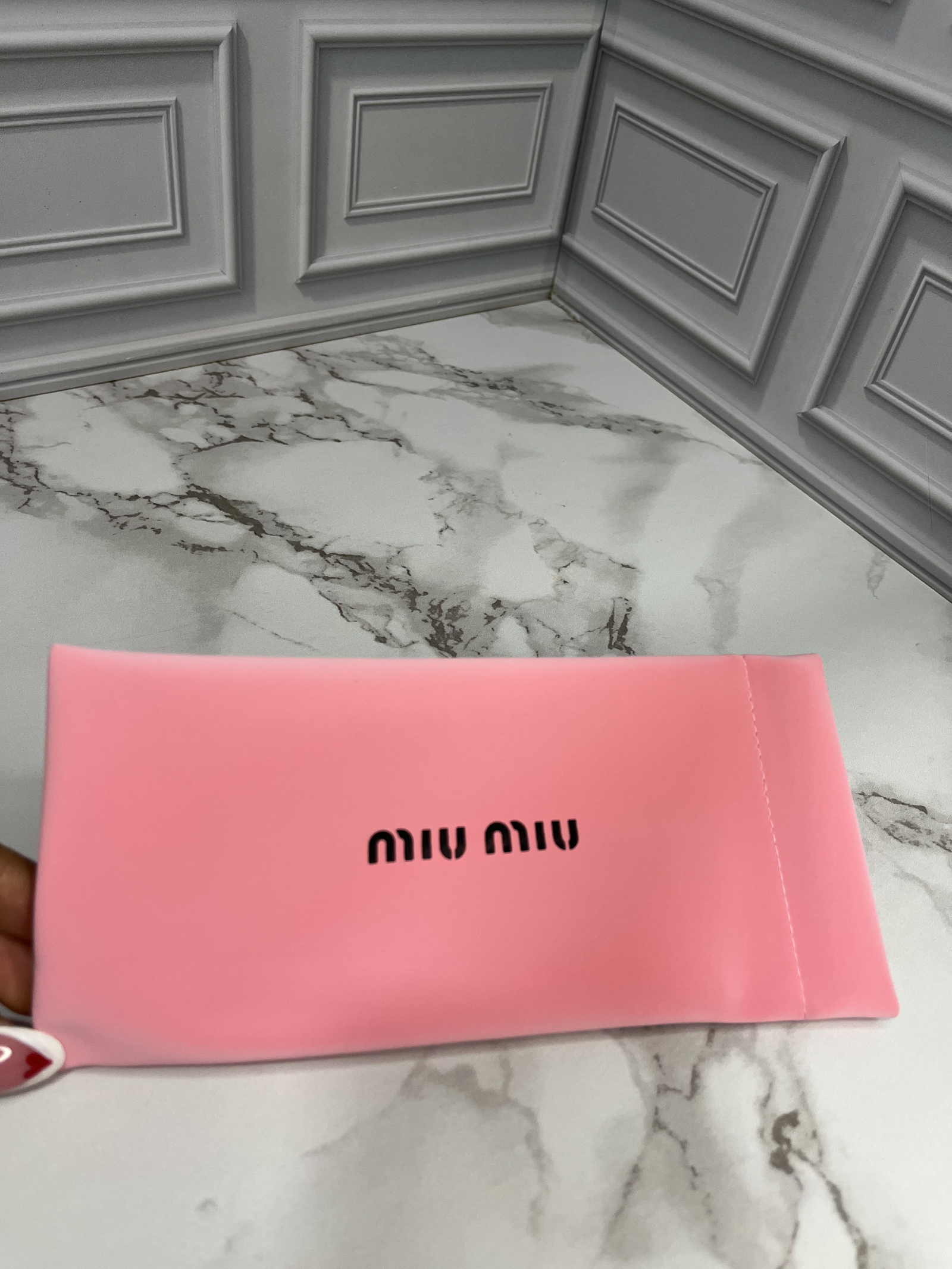 Glasses Cartagena - Gorro Jacquemus rojo